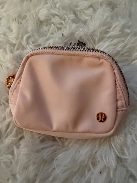 lululemon athletica Handbags - 🍋GIVEAWAYS 🍋